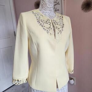 NWOT Pastel Yellow Tahari Aruthur Levine Luxe cut out 3/4 sleeve blazer 8